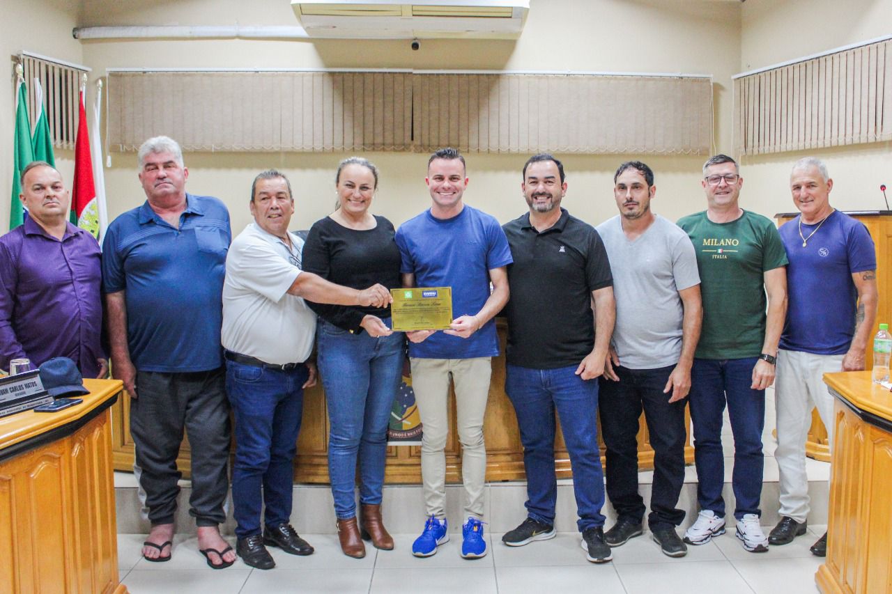 Câmara de Mampituba entrega homenagem ao ex- secretário de Turismo Rovani Brocca Lima 