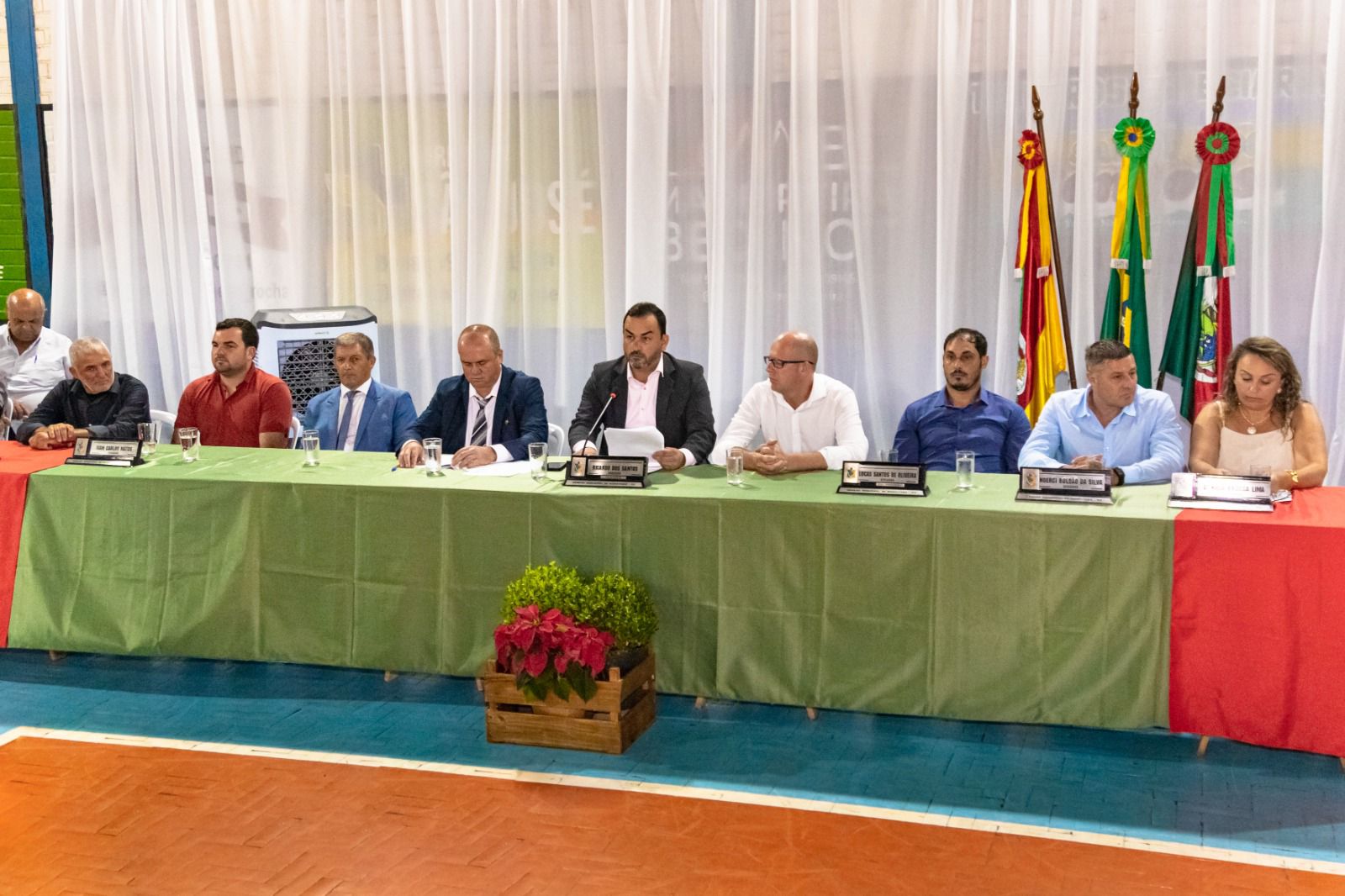 Câmara Municipal entrega títulos honorários em sessão solene dos 30 anos de Mampituba