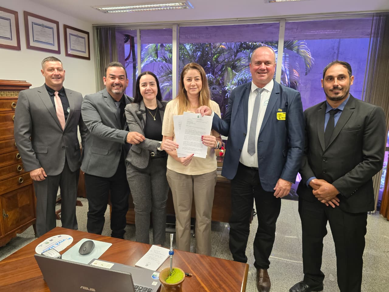 Prefeito e vereadores de Mampituba buscam recursos para a saúde e a construção de pórtico turístico 