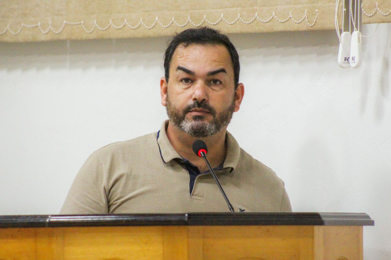 Ricardo dos Santos solicita instalação de redutor de velocidade entre Vila Brocca e Rio de Dentro