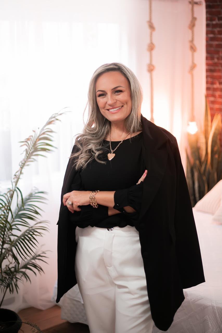Vereadora Daniela Brocca confirma pagamento da emenda de R$ 500 mil para o último trecho do asfalto do Rio de Dentro e reitera ao Executivo a necessidade de medidas de controle do mosquito Maruim